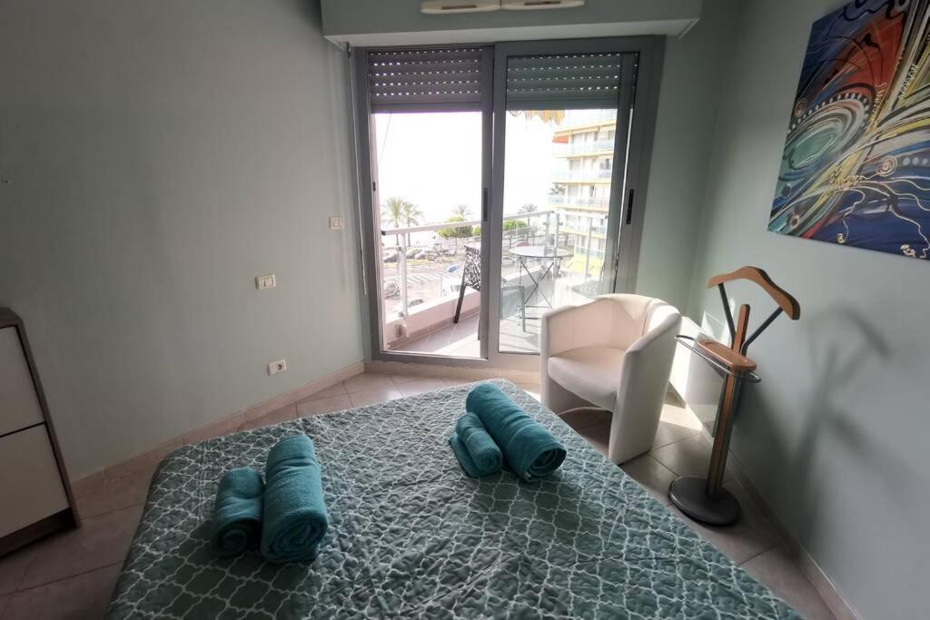 Appartement 6 Personnes Face A La Mer Cagnes-sur-Mer Kültér fotó